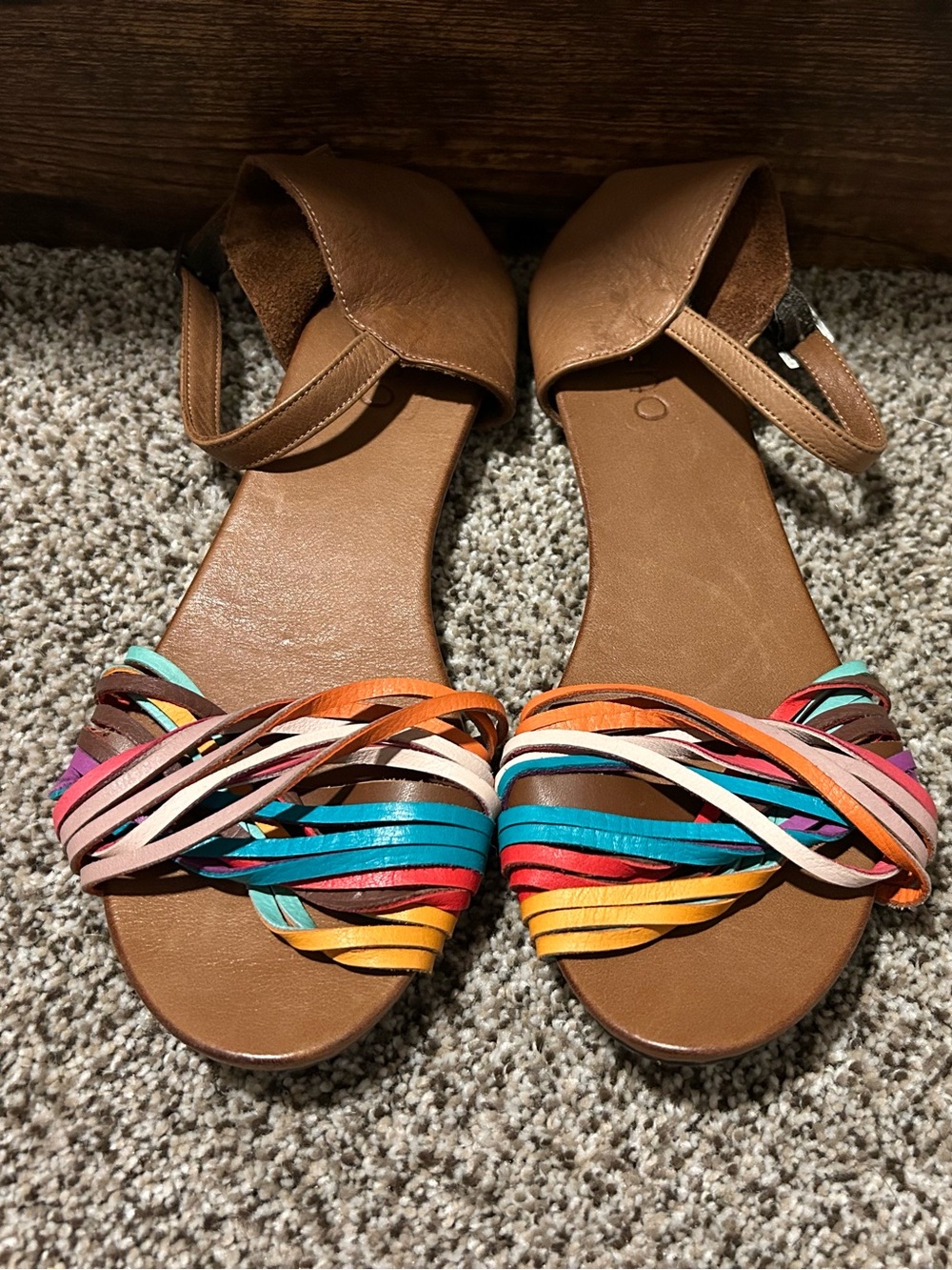 Bueno | Sandals with Multicolor Straps
